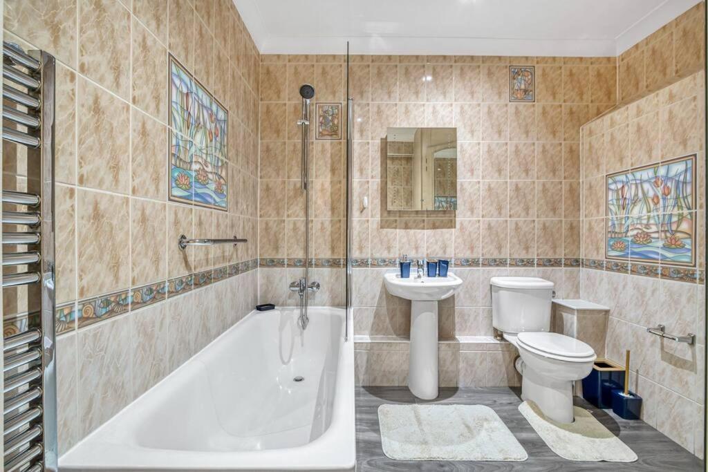 Luxury Oasis Apartment *