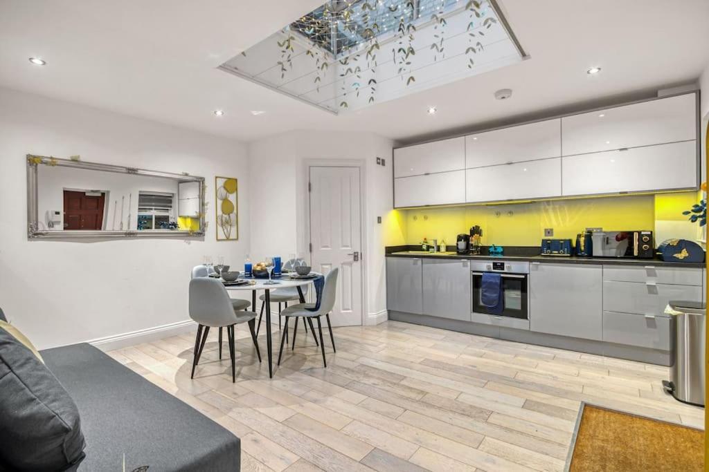 Luxury Oasis Apartment *